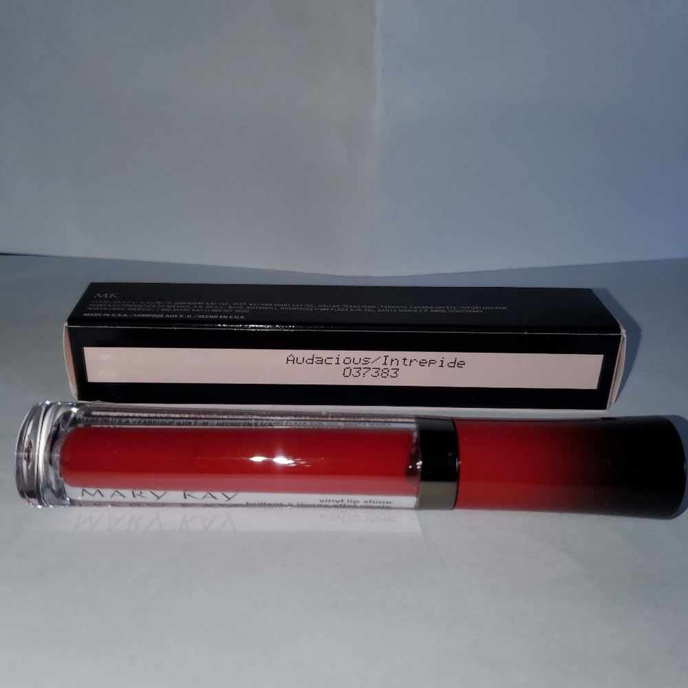 Mary kay's Vinyl lip shine in Audacious